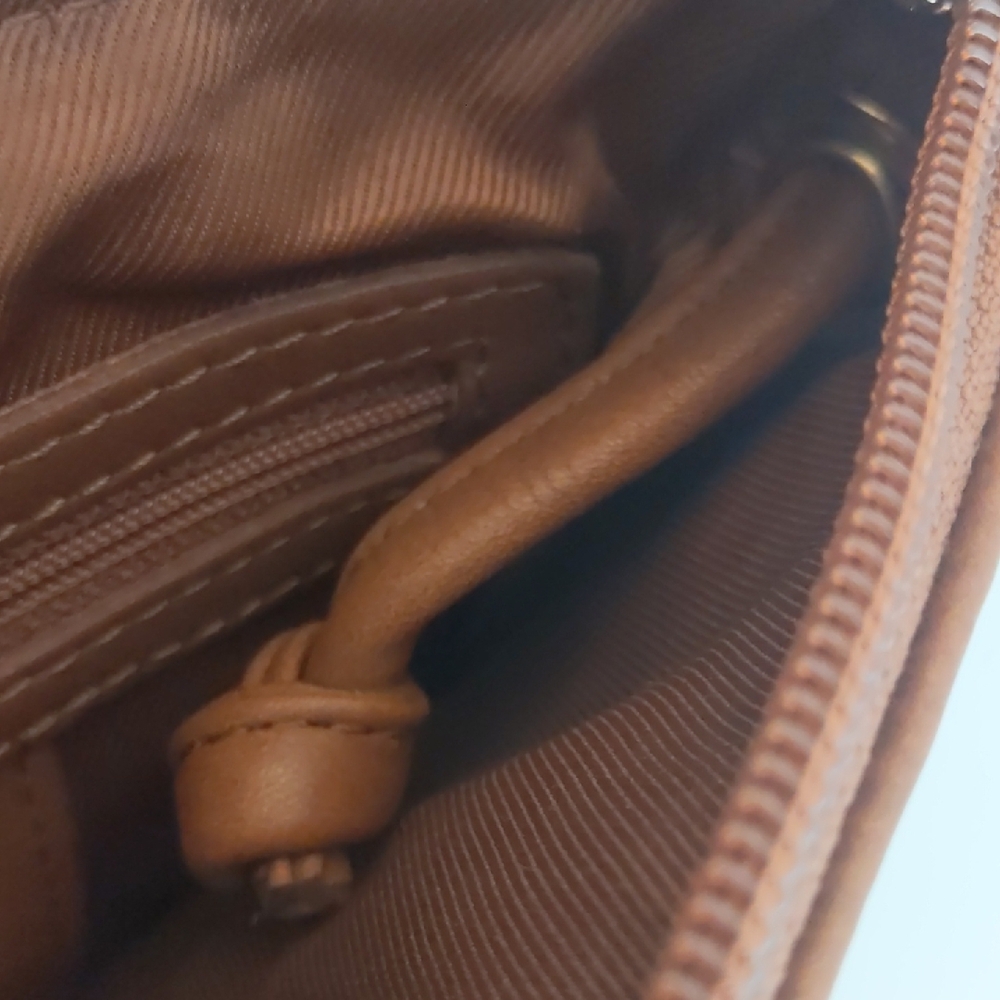 ili RFID Genuine Leather Brown Crossbody Bag - Picture 6 of 6